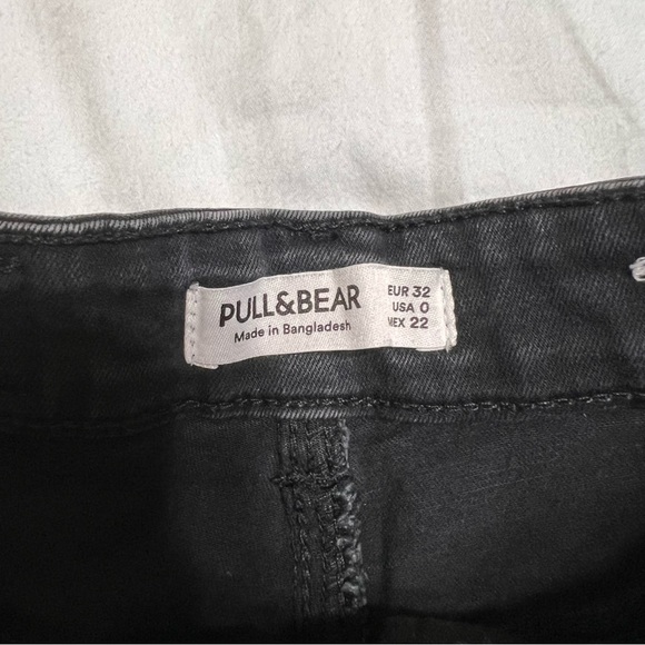 Pull&Bear Black Denim Womens Short Size 0 - Picture 3 of 3